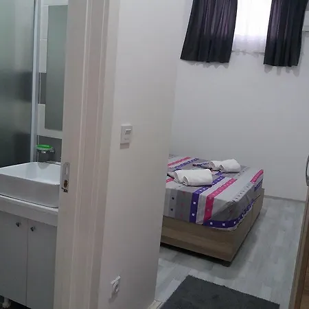 Hostel Atina Lux