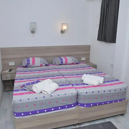 Hostel Atina Lux
