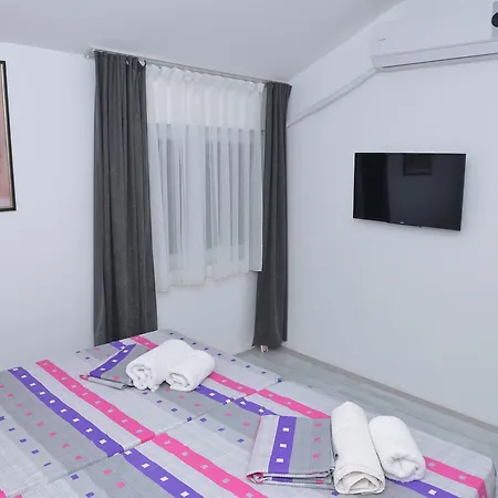 Atina Lux Hostel Leskovac (Jablanica)